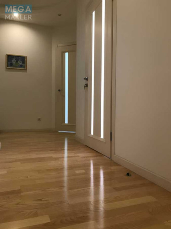 Продаж 5 кімнатної квартири (212/140/18), 24 пов. 36 пов. будинку, <a class="location-link" href="/kiev/" title="Недвижимость Київ">Київ</a>, <a class="location-link" href="/kiev/darnickij/" title="Недвижимость Дарницький район">Дарницький р-н</a>, Срібнокільська вул., 1 (изображение 10)