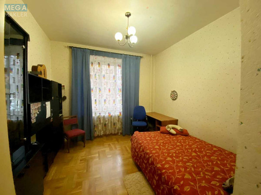 Продаж 3 кімнатної квартири (81/49,9/8,5), 1 пов. 4 пов. будинку, <a class="location-link" href="/kiev/" title="Недвижимость Київ">Київ</a>, <a class="location-link" href="/kiev/solomenskij/" title="Недвижимость Солом'янський район">Солом'янський р-н</a>, Очаківська вул., 8 (изображение 4)