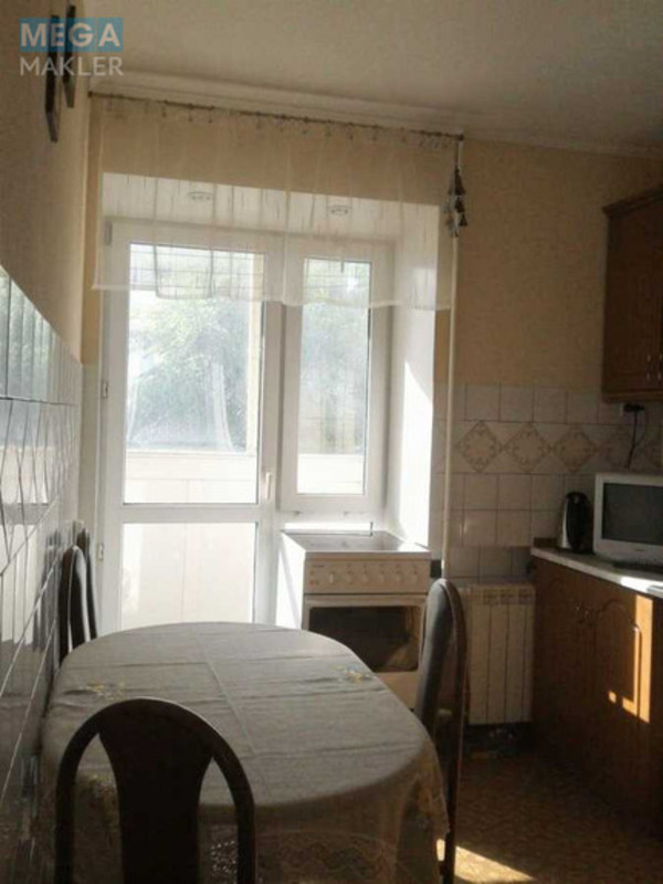 Продаж 3 кімнатної квартири (74/42/8), 2 пов. 16 пов. будинку, <a class="location-link" href="/kiev/" title="Недвижимость Київ">Київ</a>, <a class="location-link" href="/kiev/shevchenkovskij/" title="Недвижимость Шевченківський район">Шевченківський р-н</a>, Деревлянська вул., 6/2 (изображение 4)