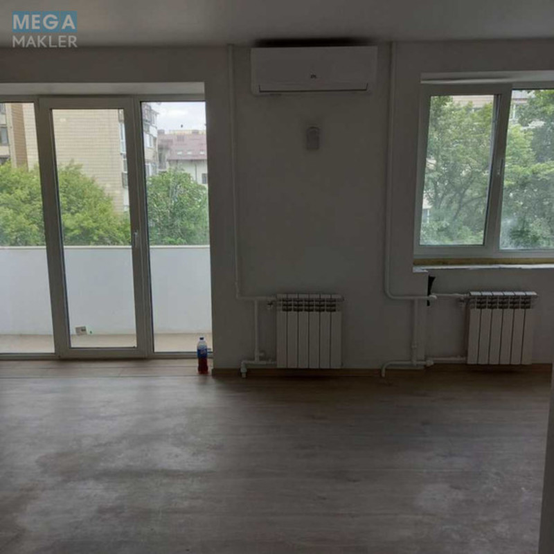 Продаж 1 кімнатної квартири (37/19/8), 4 пов. 9 пов. будинку, <a class="location-link" href="/kiev/" title="Недвижимость Київ">Київ</a>, <a class="location-link" href="/kiev/solomenskij/" title="Недвижимость Солом'янський район">Солом'янський р-н</a>, Алексеевская ул., 11 (изображение 2)