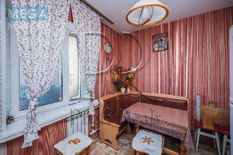 Продаж 3 кімнатної квартири (82/44/9), 10 пов. 16 пов. будинку, <a class="location-link" href="/kiev/" title="Недвижимость Київ">Київ</a>, <a class="location-link" href="/kiev/svyatoshinskij/" title="Недвижимость Святошинський район">Святошинський р-н</a>, Підлісна вулиця, 2 (изображение 3)