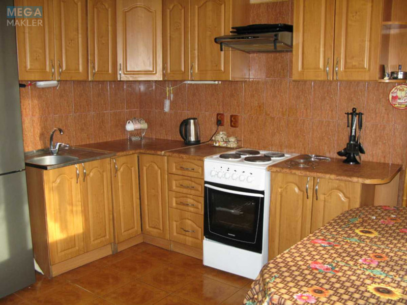 Оренда 2 кімнатної квартири, <a class="location-link" href="/kiev/" title="Недвижимость Київ">Київ</a>, <a class="location-link" href="/kiev/goloseevskij/" title="Недвижимость Голосіївський район">Голосіївський р-н</a>, Саперно-Слободская ул. (изображение 2)