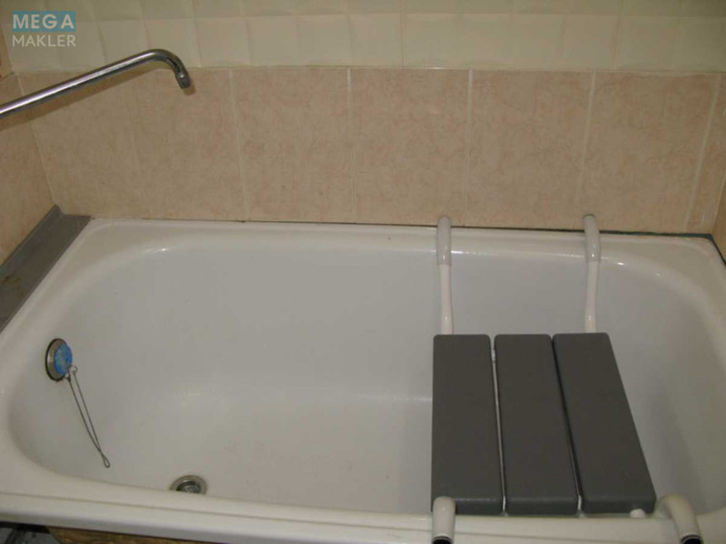 Оренда 1 кімнатної квартири, <a class="location-link" href="/kiev/" title="Недвижимость Київ">Київ</a>, <a class="location-link" href="/kiev/darnickij/" title="Недвижимость Дарницький район">Дарницький р-н</a>, Вереснева вул. (изображение 9)