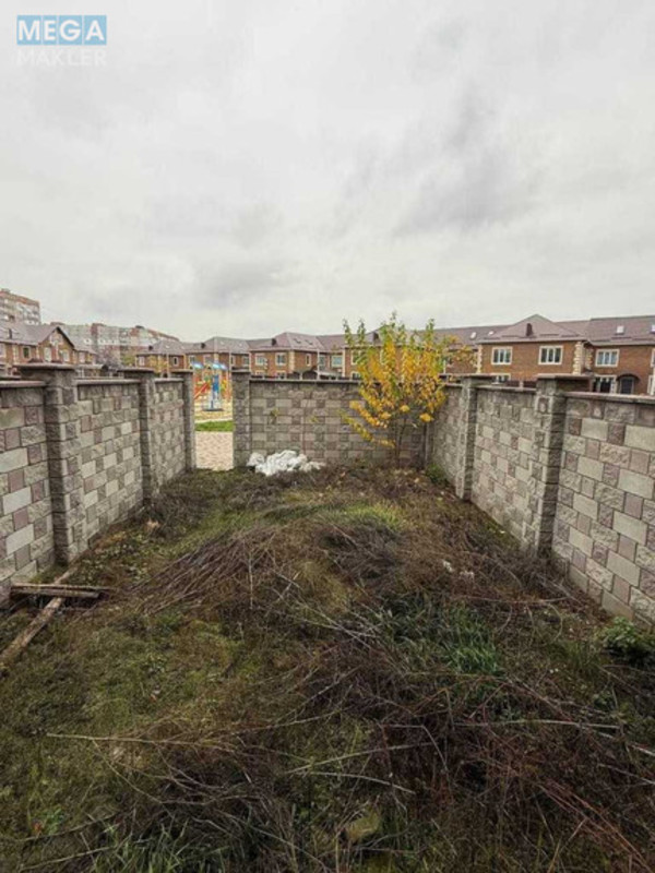 Продаж дома, 3&nbsp;поверху, 180&nbsp;кв.м, 4&nbsp;кімнати, ділянка 2&nbsp;сотки, <a class="location-link" href="/belaya-tserkov/" title="Недвижимость Біла Церква">Біла Церква</a>, Фастівська (изображение 2)