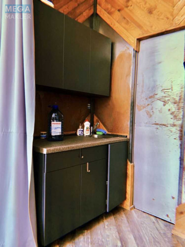 Продаж комерційної нерухомості, 14,70&nbsp;кв.м, под офис, <a class="location-link" href="/kiev/" title="Недвижимость Київ">Київ</a>, <a class="location-link" href="/kiev/pecherskij/" title="Недвижимость Печерський район">Печерський р-н</a>, Лютеранская ул., 17 (изображение 3)