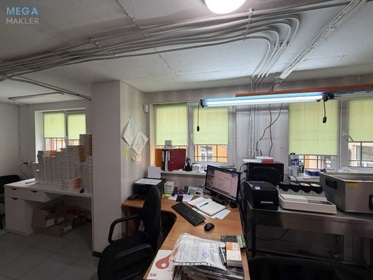 Продаж комерційної нерухомості, 76&nbsp;кв.м, под офис, <a class="location-link" href="/kiev/" title="Недвижимость Київ">Київ</a>, <a class="location-link" href="/kiev/shevchenkovskij/" title="Недвижимость Шевченківський район">Шевченківський р-н</a>, Глубочицкая ул., 40 (изображение 2)