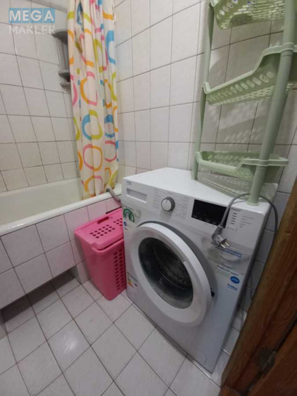 Оренда кімнати (підселення), <a class="location-link" href="/kiev/" title="Недвижимость Київ">Київ</a>, <a class="location-link" href="/kiev/darnickij/" title="Недвижимость Дарницький район">Дарницький р-н</a>, Анни Ахматової вул., 19 (изображение 4)