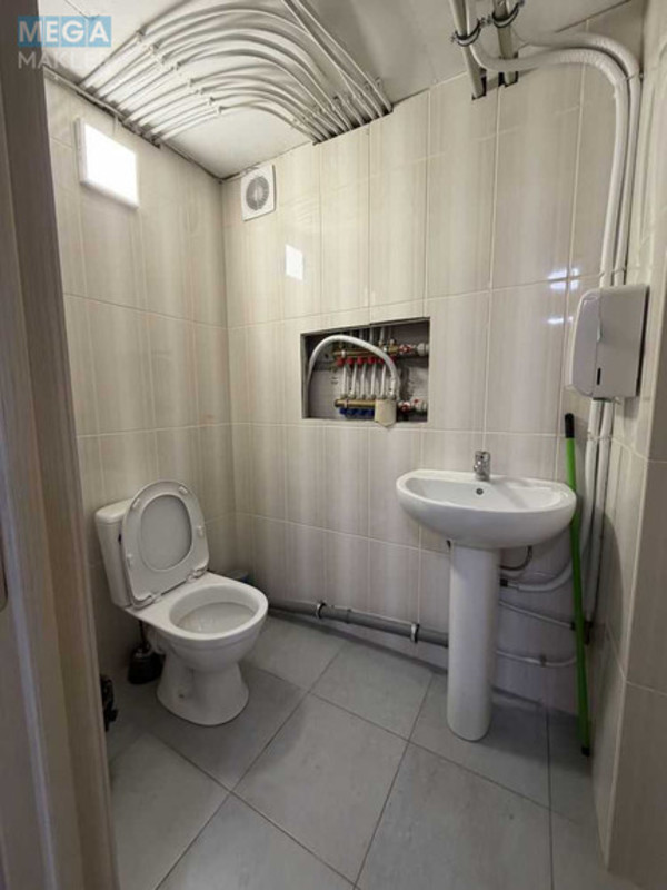 Продаж комерційної нерухомості, 130&nbsp;кв.м, под офис, <a class="location-link" href="/kiev/" title="Недвижимость Київ">Київ</a>, <a class="location-link" href="/kiev/shevchenkovskij/" title="Недвижимость Шевченківський район">Шевченківський р-н</a>, Глубочицкая ул., 40 (изображение 4)