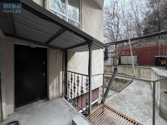 Продаж комерційної нерухомості, 130&nbsp;кв.м, под офис, <a class="location-link" href="/kiev/" title="Недвижимость Київ">Київ</a>, <a class="location-link" href="/kiev/shevchenkovskij/" title="Недвижимость Шевченківський район">Шевченківський р-н</a>, Глубочицкая ул., 40 (изображение 7)