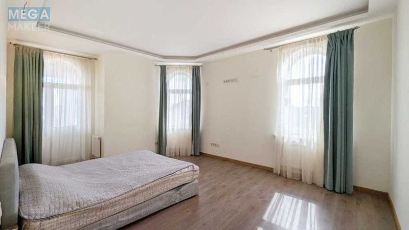 Продаж дома, 2&nbsp;поверху, 390&nbsp;кв.м, 5&nbsp;кімнат, ділянка 32&nbsp;сотки, <a class="location-link" href="/lyubimovka-selo-kv-kievo-svyatoshinskij-rajon/" title="Недвижимость Любимівка">Любимівка</a>, Лісна (изображение 8)