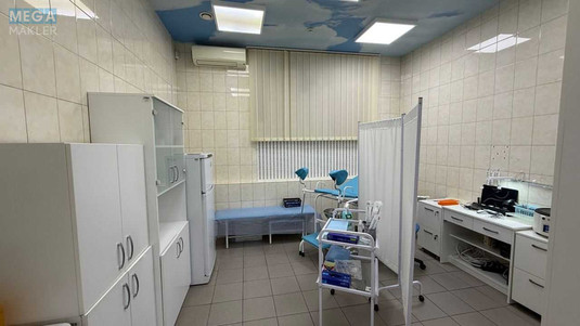 Оренда комерційної нерухомості, 100&nbsp;кв.м, под магазин, <a class="location-link" href="/kiev/" title="Недвижимость Київ">Київ</a>, <a class="location-link" href="/kiev/pecherskij/" title="Недвижимость Печерський район">Печерський р-н</a>, Лесі Українки бульв., 3 (изображение 2)