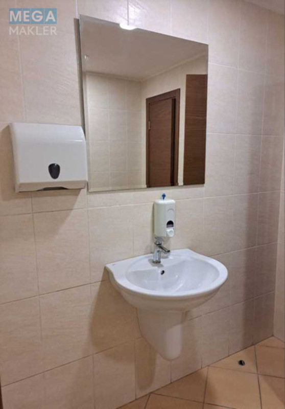 Оренда комерційної нерухомості, 225&nbsp;кв.м, под офис, <a class="location-link" href="/kiev/" title="Недвижимость Київ">Київ</a>, <a class="location-link" href="/kiev/pecherskij/" title="Недвижимость Печерський район">Печерський р-н</a>, Лейпцизька вул., 3а (изображение 9)