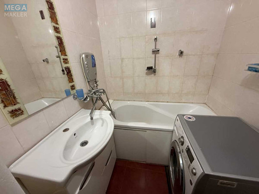 Оренда 1 кімнатної квартири, <a class="location-link" href="/kiev/" title="Недвижимость Київ">Київ</a>, <a class="location-link" href="/kiev/darnickij/" title="Недвижимость Дарницький район">Дарницький р-н</a>, Урловская ул., 9 (изображение 17)