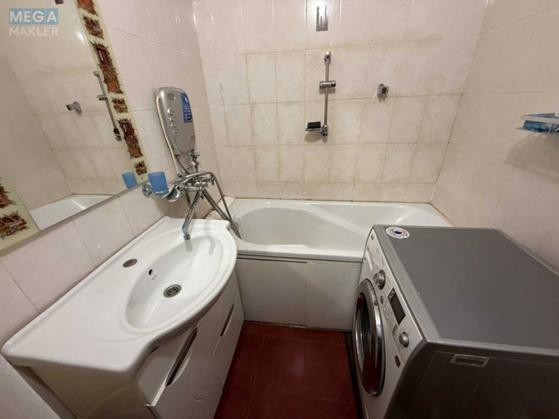 Оренда 1 кімнатної квартири, <a class="location-link" href="/kiev/" title="Недвижимость Київ">Київ</a>, <a class="location-link" href="/kiev/darnickij/" title="Недвижимость Дарницький район">Дарницький р-н</a>, Урловская ул., 9 (изображение 18)