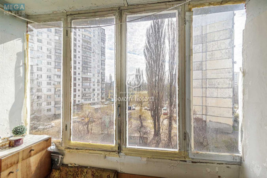 Продаж 3 кімнатної квартири (65/35/7), 7 пов. 9 пов. будинку, <a class="location-link" href="/kiev/" title="Недвижимость Київ">Київ</a>, <a class="location-link" href="/kiev/svyatoshinskij/" title="Недвижимость Святошинський район">Святошинський р-н</a>, Якуба Коласа вул., 6 (изображение 9)