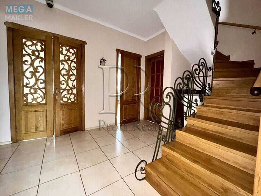 Продаж дома, 2&nbsp;поверху, 233&nbsp;кв.м, 5&nbsp;кімнат, ділянка 9&nbsp;соток, <a class="location-link" href="/kiev/" title="Недвижимость Київ">Київ</a>, <a class="location-link" href="/kiev/podolskij/" title="Недвижимость Подільський район">Подільський р-н</a>, Івана Виговського вул. (изображение 6)