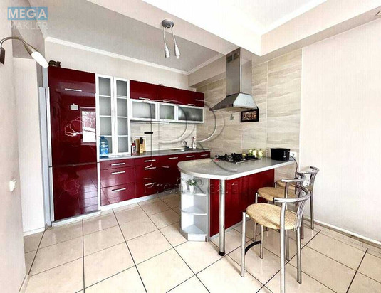 Продаж дома, 2&nbsp;поверху, 233&nbsp;кв.м, 5&nbsp;кімнат, ділянка 9&nbsp;соток, <a class="location-link" href="/kiev/" title="Недвижимость Київ">Київ</a>, <a class="location-link" href="/kiev/podolskij/" title="Недвижимость Подільський район">Подільський р-н</a>, Івана Виговського вул. (изображение 13)