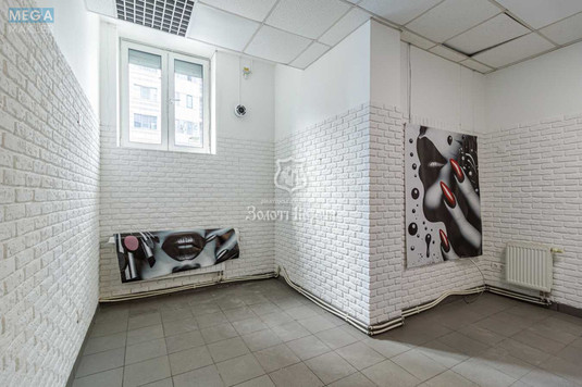 Продаж комерційної нерухомості, 64,10&nbsp;кв.м, под офис, <a class="location-link" href="/kiev/" title="Недвижимость Київ">Київ</a>, <a class="location-link" href="/kiev/svyatoshinskij/" title="Недвижимость Святошинський район">Святошинський р-н</a>, Берестейський просп., 131 (изображение 2)