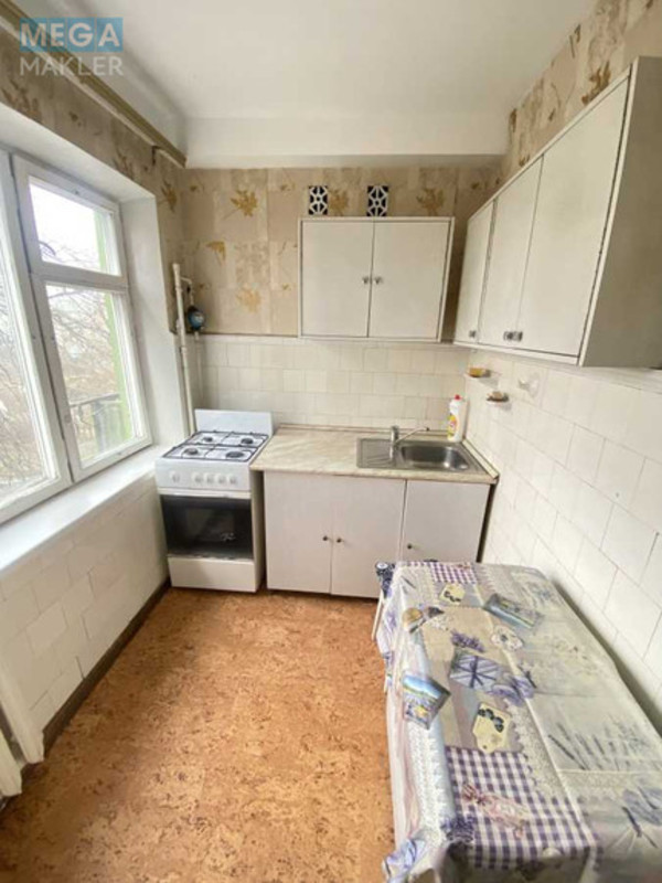 Оренда 2 кімнатної квартири, <a class="location-link" href="/kiev/" title="Недвижимость Київ">Київ</a>, <a class="location-link" href="/kiev/solomenskij/" title="Недвижимость Солом'янський район">Солом'янський р-н</a>, Волгоградская ул., 9 (изображение 2)