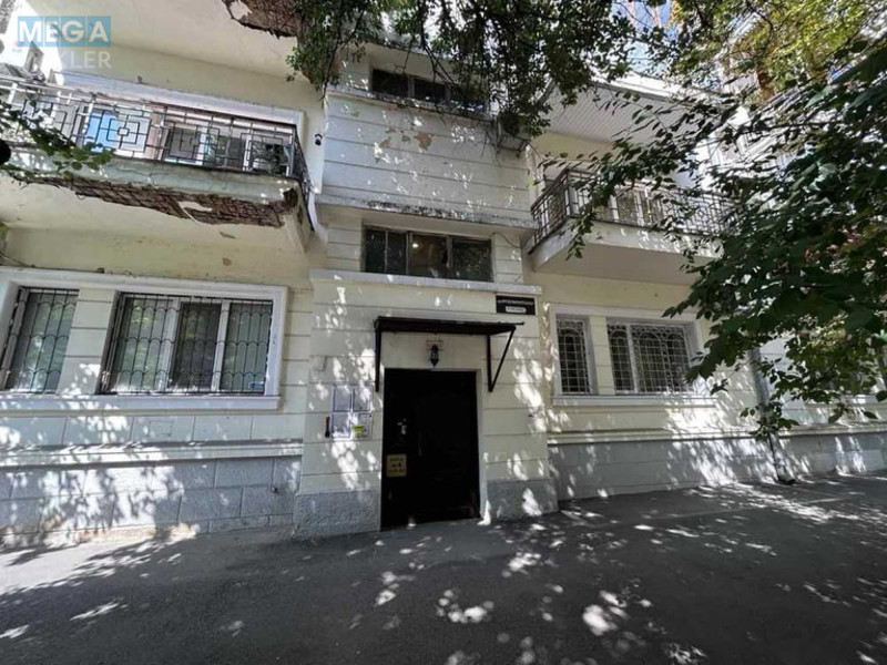 Продаж 2 кімнатної квартири (54/?/7,7), 3 пов. 4 пов. будинку, <a class="location-link" href="/kiev/" title="Недвижимость Київ">Київ</a>, <a class="location-link" href="/kiev/pecherskij/" title="Недвижимость Печерський район">Печерський р-н</a>, Круглоуніверситетська вул., 2/1 (изображение 3)