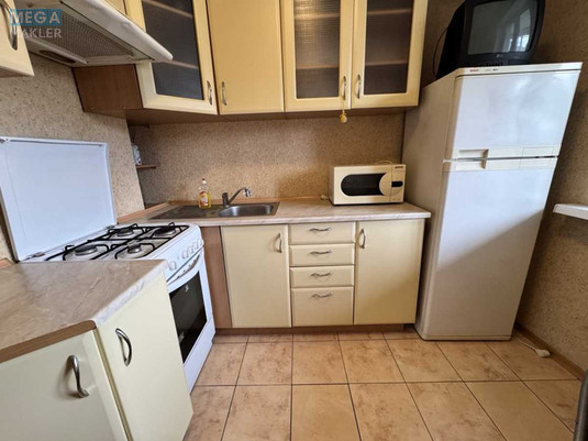 Оренда 1 кімнатної квартири, <a class="location-link" href="/kiev/" title="Недвижимость Київ">Київ</a>, <a class="location-link" href="/kiev/svyatoshinskij/" title="Недвижимость Святошинський район">Святошинський р-н</a>, Михаила Котельникова ул., 87 (изображение 9)