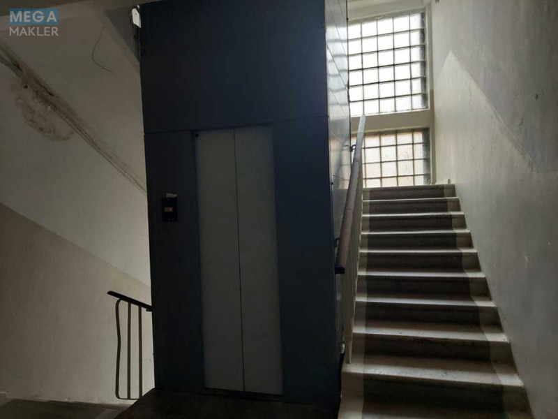 Продаж 3 кімнатної квартири (87/51/10), 4 пов. 9 пов. будинку, <a class="location-link" href="/kiev/" title="Недвижимость Київ">Київ</a>, <a class="location-link" href="/kiev/pecherskij/" title="Недвижимость Печерський район">Печерський р-н</a>, Василия Тютюнника ул., 22/26 (изображение 3)