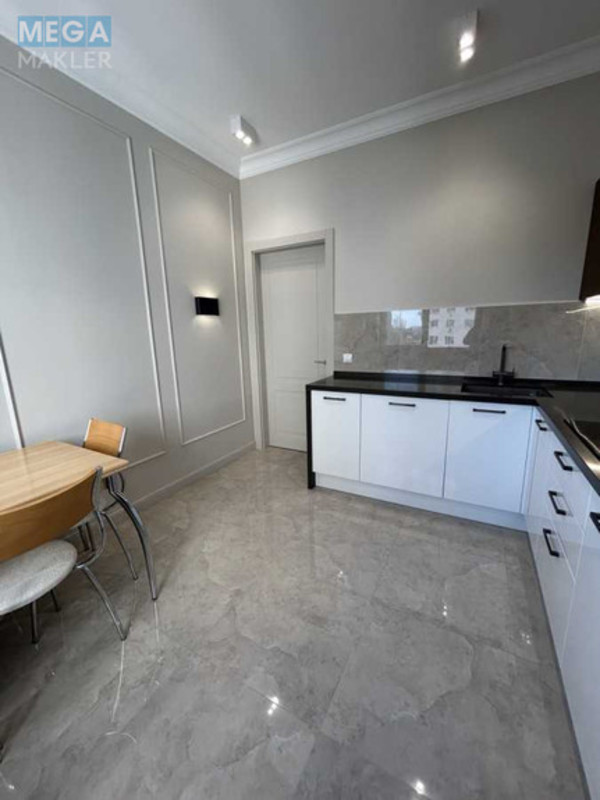 Продаж 3 кімнатної квартири (101/66/10,8), 7 пов. 18 пов. будинку, <a class="location-link" href="/kiev/" title="Недвижимость Київ">Київ</a>, <a class="location-link" href="/kiev/shevchenkovskij/" title="Недвижимость Шевченківський район">Шевченківський р-н</a>, Кирило-Мефодіївська вул., 2 (изображение 12)