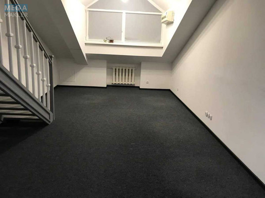 Оренда комерційної нерухомості, 400&nbsp;кв.м, под офис, <a class="location-link" href="/kiev/" title="Недвижимость Київ">Київ</a>, <a class="location-link" href="/kiev/pecherskij/" title="Недвижимость Печерський район">Печерський р-н</a>, Ольгинська вул., 2/1 (изображение 15)