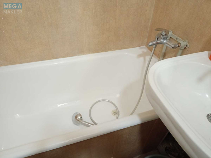 Продаж 3 кімнатної квартири (54/36/5), 1 пов. 5 пов. будинку, <a class="location-link" href="/kiev/" title="Недвижимость Київ">Київ</a>, <a class="location-link" href="/kiev/pecherskij/" title="Недвижимость Печерський район">Печерський р-н</a>, Марії Приймаченко бульв., 8б (изображение 13)