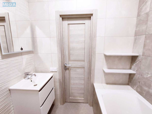 Оренда 1 кімнатної квартири, <a class="location-link" href="/kiev/" title="Недвижимость Київ">Київ</a>, <a class="location-link" href="/kiev/goloseevskij/" title="Недвижимость Голосіївський район">Голосіївський р-н</a>, Михаила Максимовича ул., 32 (изображение 9)