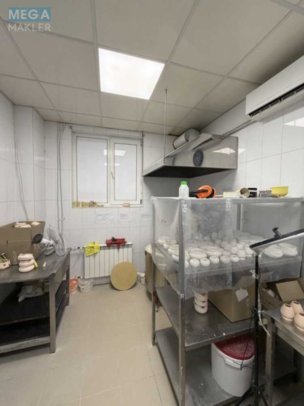 Продаж комерційної нерухомості, 74&nbsp;кв.м, под офис, <a class="location-link" href="/kiev/" title="Недвижимость Київ">Київ</a>, <a class="location-link" href="/kiev/shevchenkovskij/" title="Недвижимость Шевченківський район">Шевченківський р-н</a>, Глубочицкая ул., 40 (изображение 6)