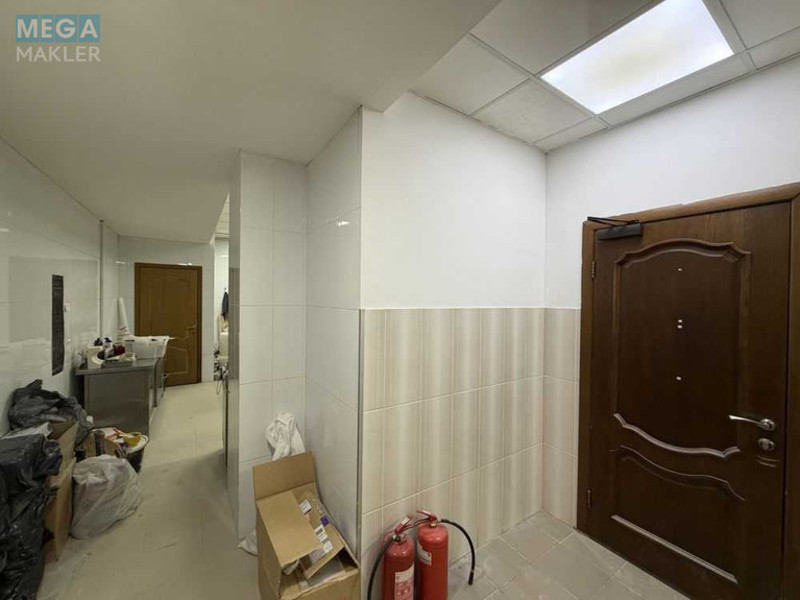 Продаж комерційної нерухомості, 74&nbsp;кв.м, под офис, <a class="location-link" href="/kiev/" title="Недвижимость Київ">Київ</a>, <a class="location-link" href="/kiev/shevchenkovskij/" title="Недвижимость Шевченківський район">Шевченківський р-н</a>, Глубочицкая ул., 40 (изображение 8)