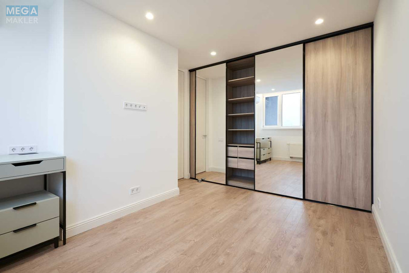 Оренда 4 кімнатні квартири, <a class="location-link" href="/kiev/" title="Недвижимость Київ">Київ</a>, <a class="location-link" href="/kiev/shevchenkovskij/" title="Недвижимость Шевченківський район">Шевченківський р-н</a>, Берестейський просп., 5В (изображение 13)