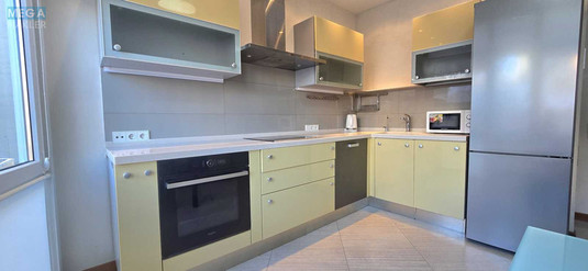 Оренда 1 кімнатної квартири, <a class="location-link" href="/kiev/" title="Недвижимость Київ">Київ</a>, <a class="location-link" href="/kiev/shevchenkovskij/" title="Недвижимость Шевченківський район">Шевченківський р-н</a>, Дмитриевская ул., 82 (изображение 2)