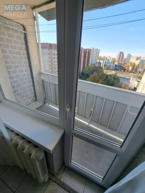 Оренда 1 кімнатної квартири, <a class="location-link" href="/kiev/" title="Недвижимость Київ">Київ</a>, <a class="location-link" href="/kiev/goloseevskij/" title="Недвижимость Голосіївський район">Голосіївський р-н</a>, Голосіївський просп., 11 (изображение 10)