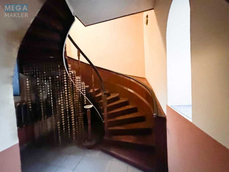 Продаж дома, 3&nbsp;поверху, 261&nbsp;кв.м, 3&nbsp;кімнати, ділянка 13&nbsp;соток, <a class="location-link" href="/gorbovichi/" title="Недвижимость Горбовичі">Горбовичі</a>, вул. Вишнева, 51 (изображение 12)