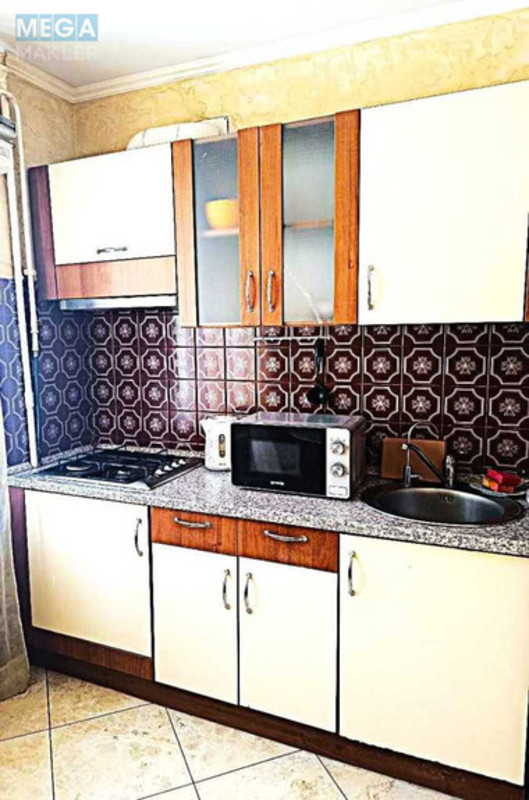 Продаж 3 кімнатної квартири (60/40/7), 2 пов. 9 пов. будинку, <a class="location-link" href="/kiev/" title="Недвижимость Київ">Київ</a>, <a class="location-link" href="/kiev/pecherskij/" title="Недвижимость Печерський район">Печерський р-н</a>, Евгения Коновальца ул., 15/1 (изображение 2)