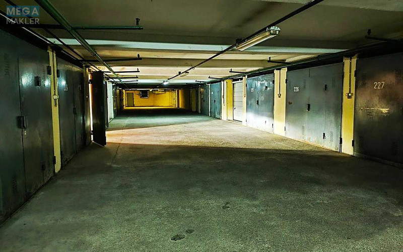 Продаж комерційної нерухомості, 19&nbsp;кв.м, <a class="location-link" href="/kiev/" title="Недвижимость Київ">Київ</a>, <a class="location-link" href="/kiev/pecherskij/" title="Недвижимость Печерський район">Печерський р-н</a>, Героев Крут аллея, 1 (изображение 2)