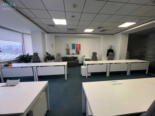 Оренда комерційної нерухомості, 986,10&nbsp;кв.м, под офис, <a class="location-link" href="/kiev/" title="Недвижимость Київ">Київ</a>, <a class="location-link" href="/kiev/dneprovskij/" title="Недвижимость Дніпровський район">Дніпровський р-н</a>, Євгена Сверстюка вул., 2а (изображение 6)