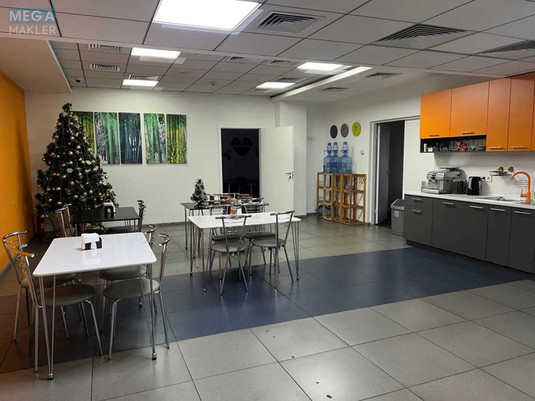 Оренда комерційної нерухомості, 986,10&nbsp;кв.м, под офис, <a class="location-link" href="/kiev/" title="Недвижимость Київ">Київ</a>, <a class="location-link" href="/kiev/dneprovskij/" title="Недвижимость Дніпровський район">Дніпровський р-н</a>, Євгена Сверстюка вул., 2а (изображение 8)