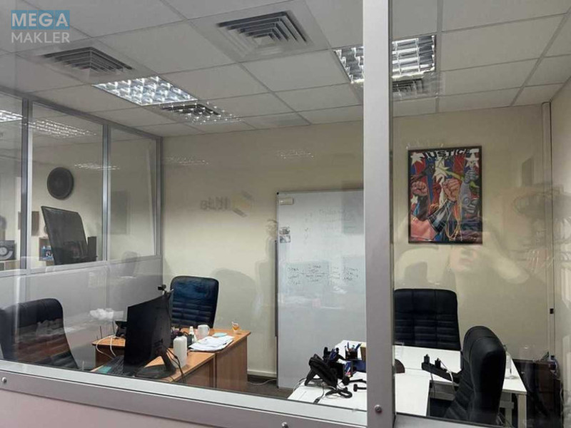 Оренда комерційної нерухомості, 95&nbsp;кв.м, под офис, <a class="location-link" href="/kiev/" title="Недвижимость Київ">Київ</a>, <a class="location-link" href="/kiev/dneprovskij/" title="Недвижимость Дніпровський район">Дніпровський р-н</a>, Євгена Сверстюка вул., 2А (изображение 10)