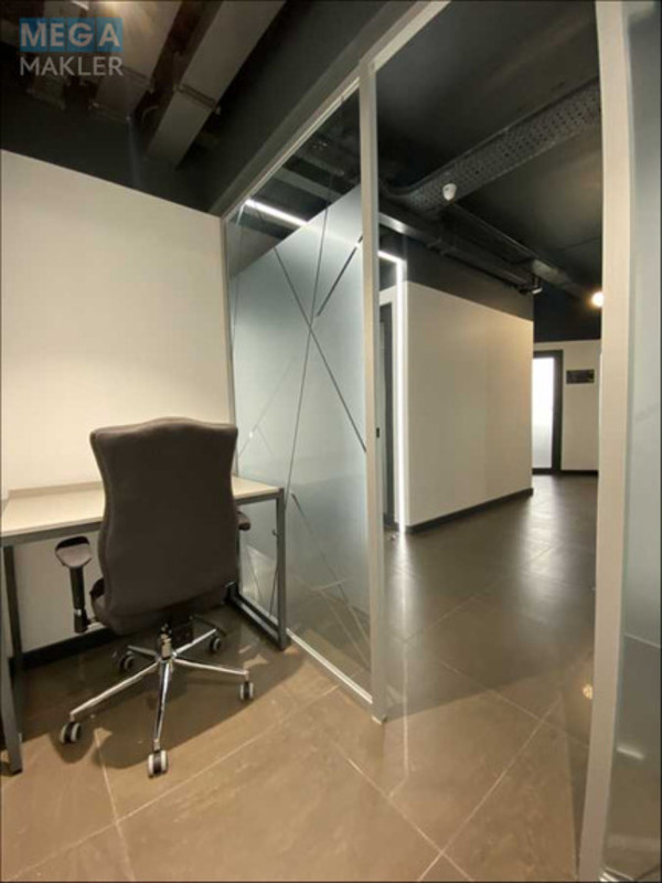 Оренда комерційної нерухомості, 10&nbsp;кв.м, под офис, <a class="location-link" href="/kiev/" title="Недвижимость Київ">Київ</a>, <a class="location-link" href="/kiev/dneprovskij/" title="Недвижимость Дніпровський район">Дніпровський р-н</a>, Евгения Сверстюка ул., 11б (изображение 2)