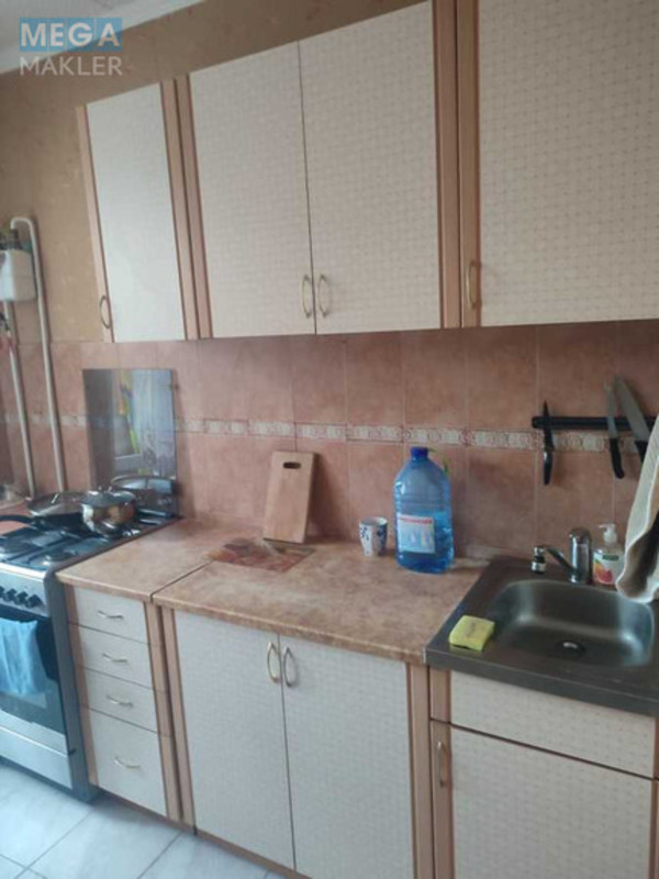 Оренда 1 кімнатної квартири, <a class="location-link" href="/kiev/" title="Недвижимость Київ">Київ</a>, <a class="location-link" href="/kiev/podolskij/" title="Недвижимость Подільський район">Подільський р-н</a>, Свободи просп., 1А (изображение 2)