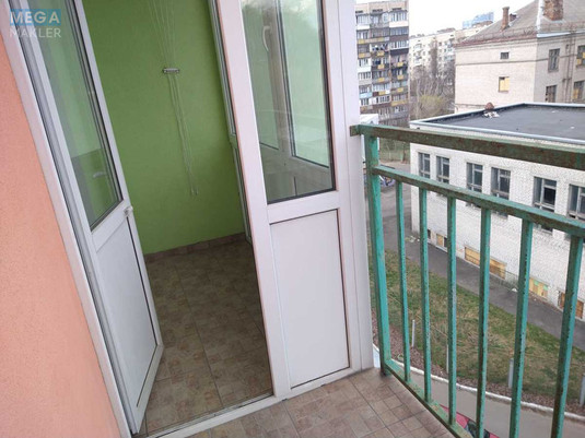 Оренда 3 кімнатної квартири, <a class="location-link" href="/kiev/" title="Недвижимость Київ">Київ</a>, <a class="location-link" href="/kiev/podolskij/" title="Недвижимость Подільський район">Подільський р-н</a>, Кирилівська вул. (изображение 22)