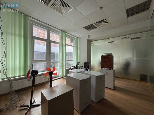 Оренда комерційної нерухомості, 350&nbsp;кв.м, под офис, <a class="location-link" href="/kiev/" title="Недвижимость Київ">Київ</a>, <a class="location-link" href="/kiev/pecherskij/" title="Недвижимость Печерський район">Печерський р-н</a>, Евгения Коновальца ул., 36Д (изображение 6)