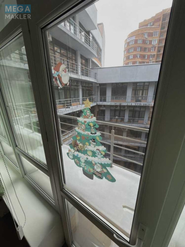 Оренда комерційної нерухомості, 350&nbsp;кв.м, под офис, <a class="location-link" href="/kiev/" title="Недвижимость Київ">Київ</a>, <a class="location-link" href="/kiev/pecherskij/" title="Недвижимость Печерський район">Печерський р-н</a>, Евгения Коновальца ул., 36Д (изображение 7)