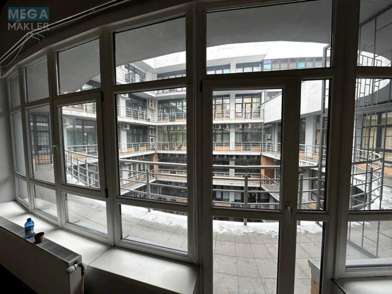 Оренда комерційної нерухомості, 150&nbsp;кв.м, под магазин, <a class="location-link" href="/kiev/" title="Недвижимость Київ">Київ</a>, <a class="location-link" href="/kiev/pecherskij/" title="Недвижимость Печерський район">Печерський р-н</a>, Евгения Коновальца ул., 36Д (изображение 2)