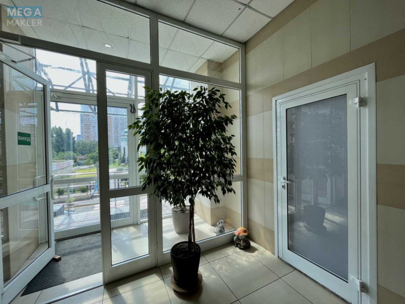 Оренда комерційної нерухомості, 10&nbsp;кв.м, <a class="location-link" href="/kiev/" title="Недвижимость Київ">Київ</a>, <a class="location-link" href="/kiev/dneprovskij/" title="Недвижимость Дніпровський район">Дніпровський р-н</a>, Юрия Шумского ул., 1Б (изображение 4)