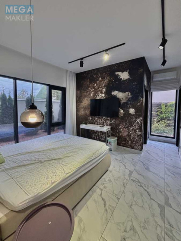 Продаж дома, 2&nbsp;поверху, 291&nbsp;кв.м, 6&nbsp;кімнат, ділянка 10&nbsp;соток, <a class="location-link" href="/petropavlovskaya-borshagovka/" title="Недвижимость Петропавлівська Борщагівка">Петропавлівська Борщагівка</a>, Княгини Ольги, 14 (изображение 17)