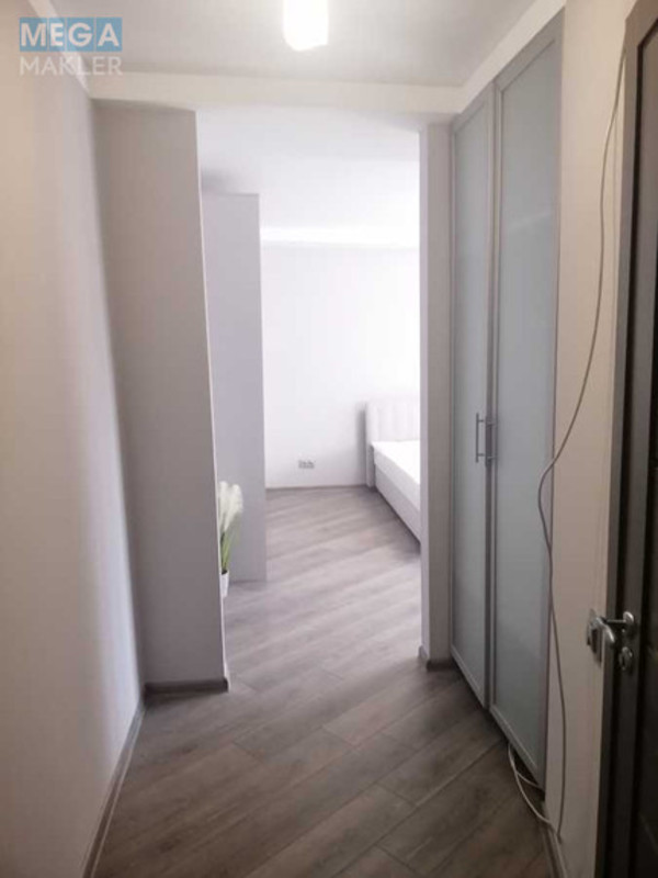 Продаж 1 кімнатної квартири (35/17/7), 9 пов. 9 пов. будинку, <a class="location-link" href="/kiev/" title="Недвижимость Київ">Київ</a>, <a class="location-link" href="/kiev/pecherskij/" title="Недвижимость Печерський район">Печерський р-н</a>, Лаврська вул., 4 (изображение 8)